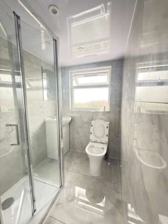 Station Crescent, Ashford, Image 3