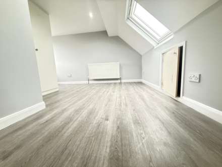 Station Crescent, Ashford, Image 4
