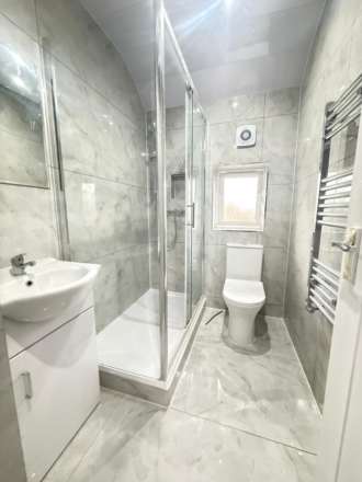 Station Crescent, Ashford, Image 6