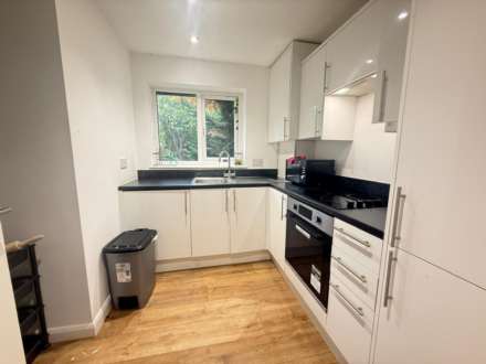 Vicarage Way, Coln Brook, Image 2