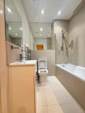 High Street, Camberley, Image 4