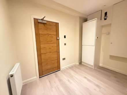 High Street, Camberley, Image 5