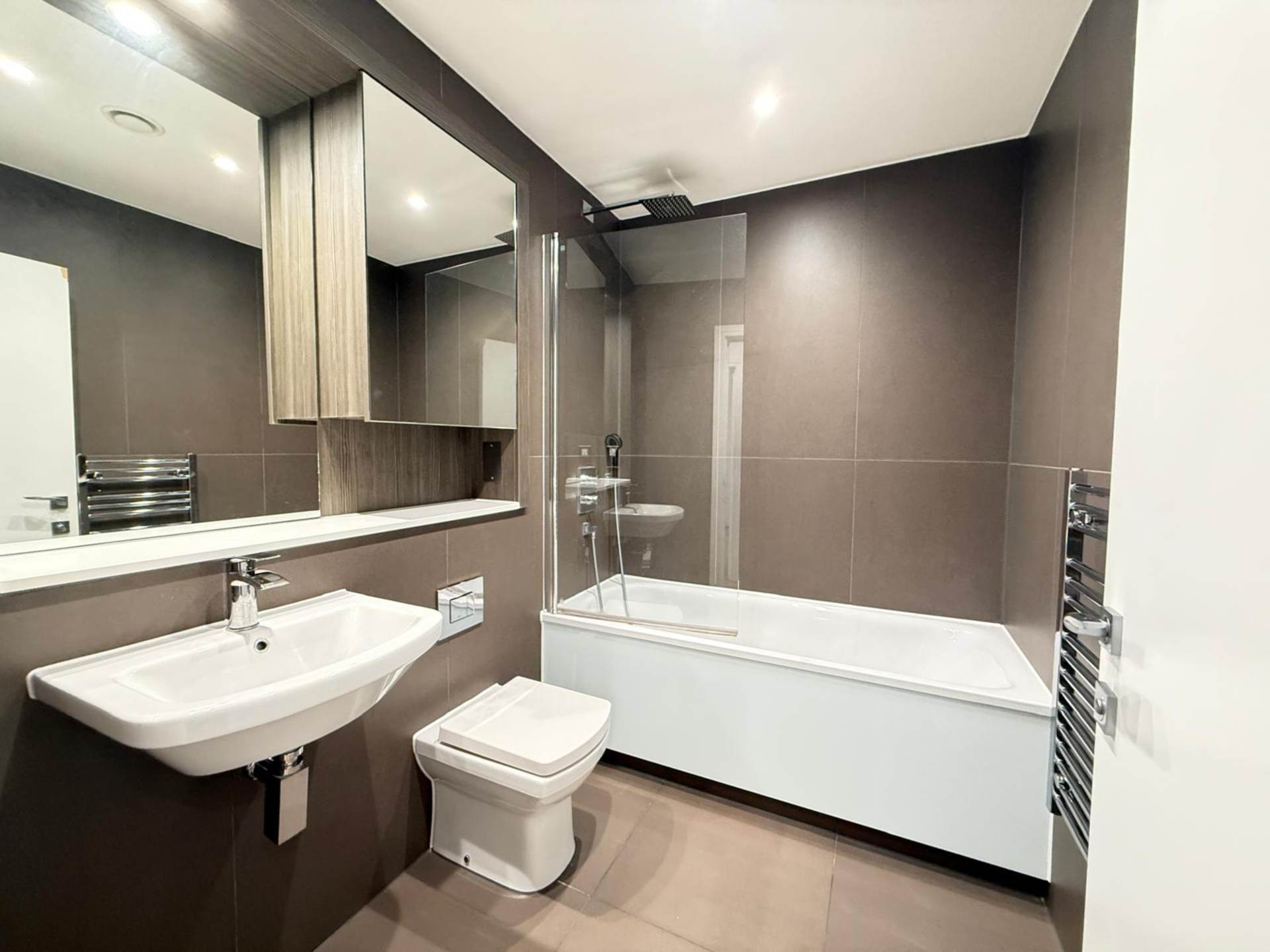 Lampton Road, Hounslow, Image 4