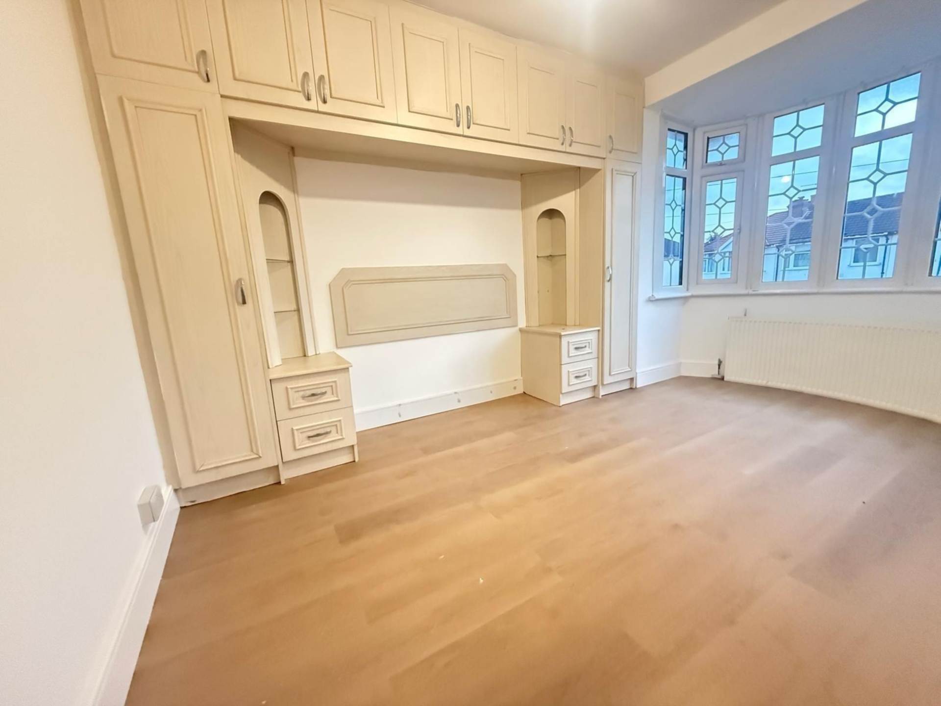 Myrtle Road, East Bedfont, Image 6