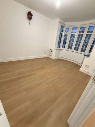 Myrtle Road, East Bedfont, Image 2