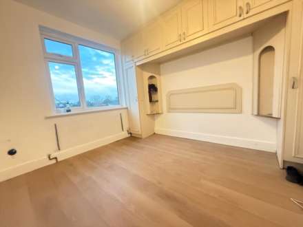 Myrtle Road, East Bedfont, Image 5