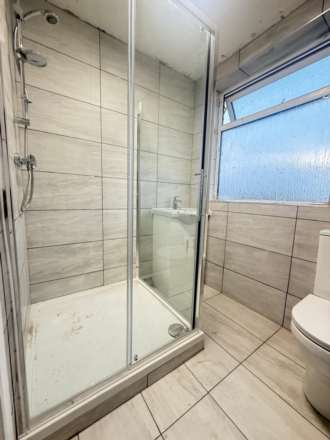 Myrtle Road, East Bedfont, Image 7