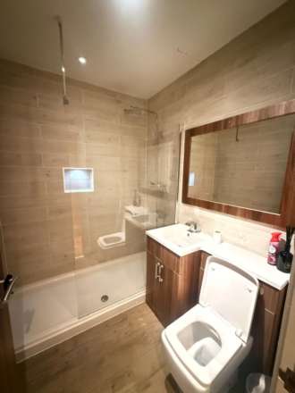 Reet Gardens, Slough, Image 4