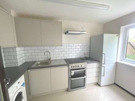 Braybourne Drive, Isleworth, Image 1