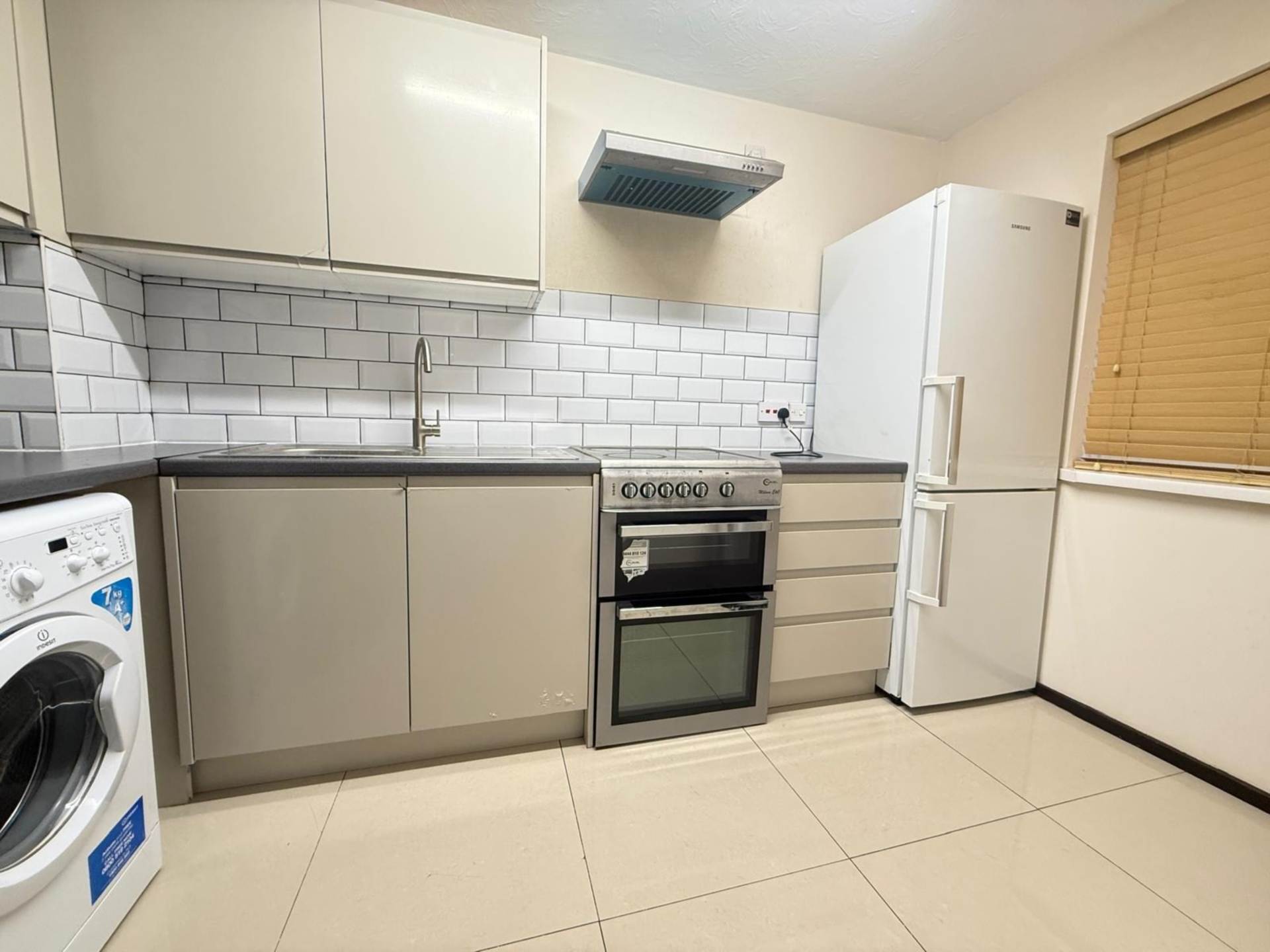 Braybourne Drive, Isleworth, Image 2