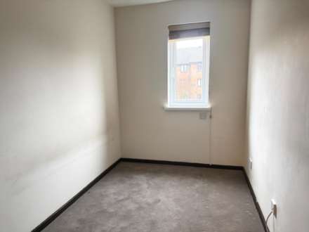 Braybourne Drive, Isleworth, Image 7