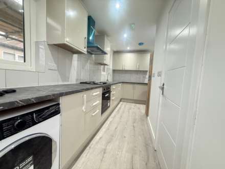 Woodland Avenue, Slough, Image 2