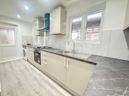 Woodland Avenue, Slough, Image 3