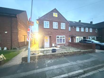 Property For Rent Pinn Close, Cowley, Uxbridge