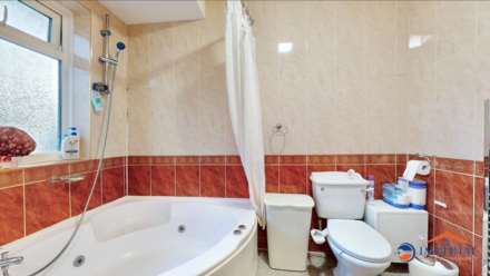 Crosslands Avn, Southall, Image 20