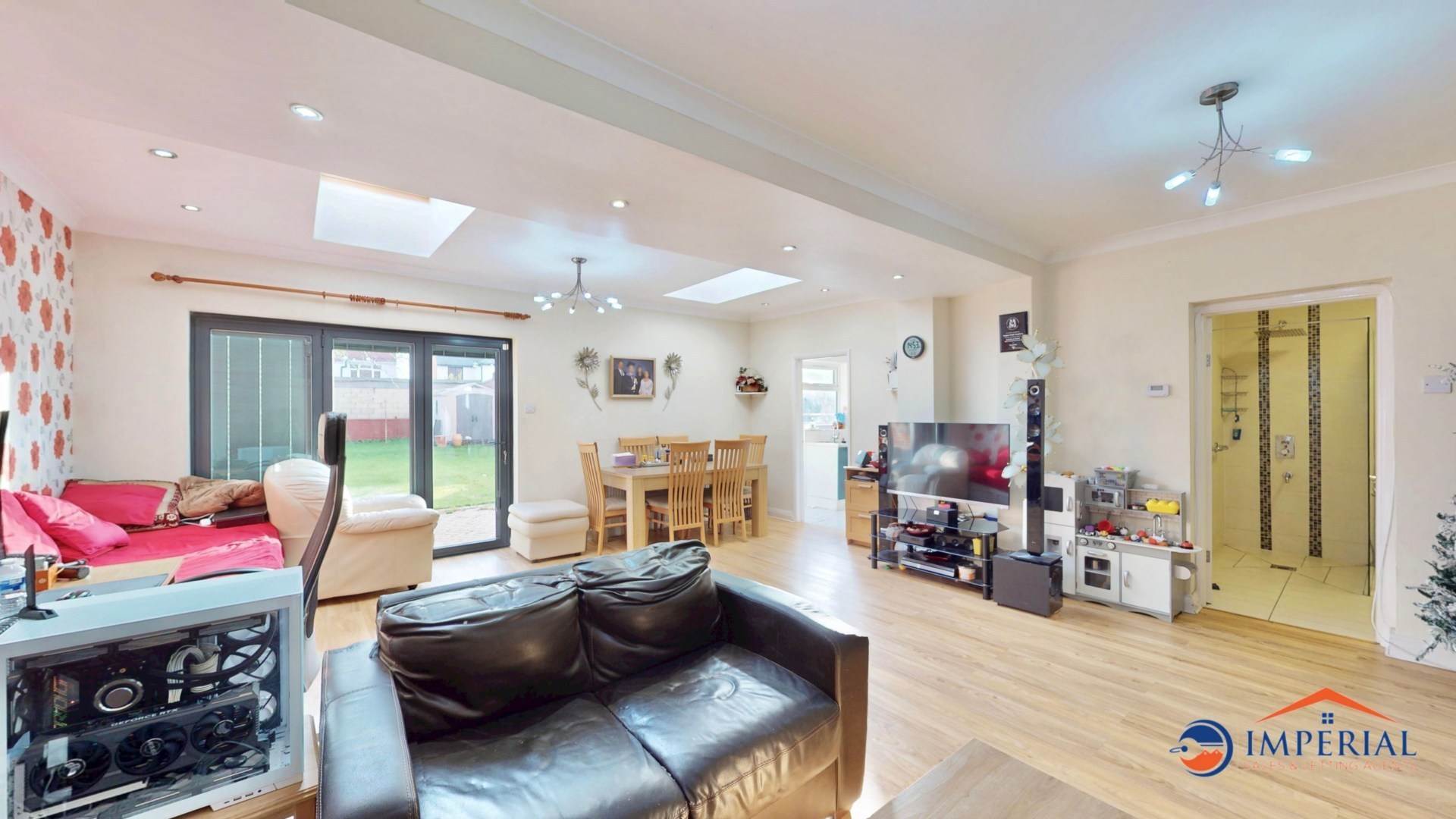 Crosslands Avn, Southall, Image 4