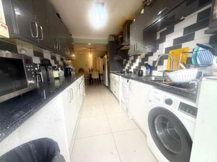 East Avenue, Hayes, Image 1