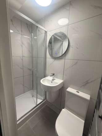 Hunters Grove, Hayes, Image 12