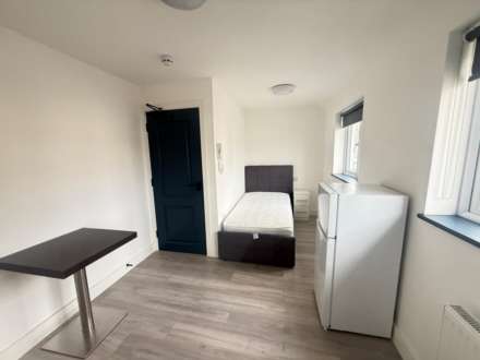 Hunters Grove, Hayes, Image 8