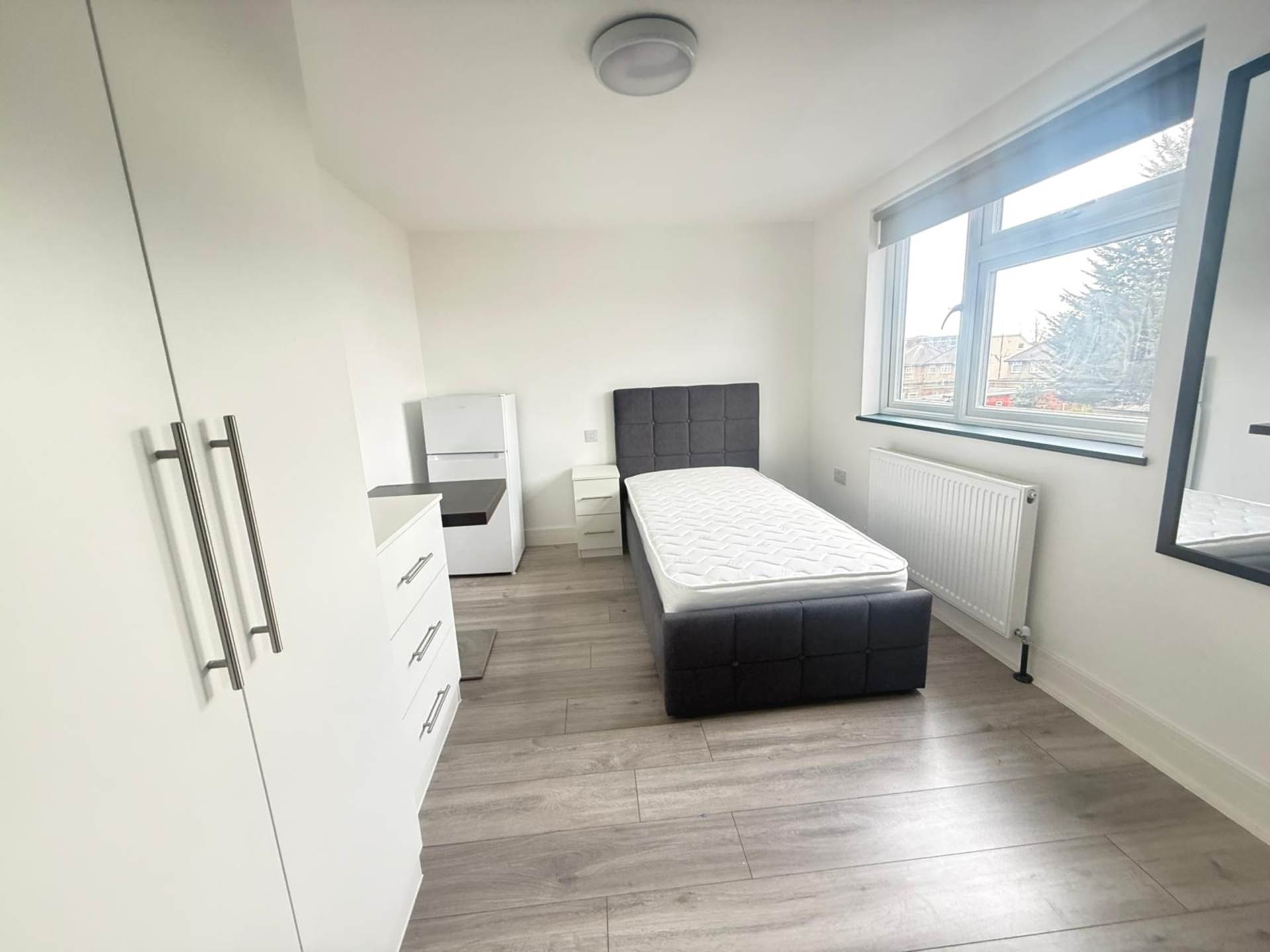 Hunters Grove, Hayes, Image 11