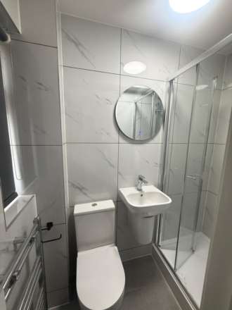 Hunters Grove, Hayes, Image 12