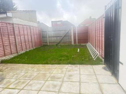 Hunters Grove, Hayes, Image 20