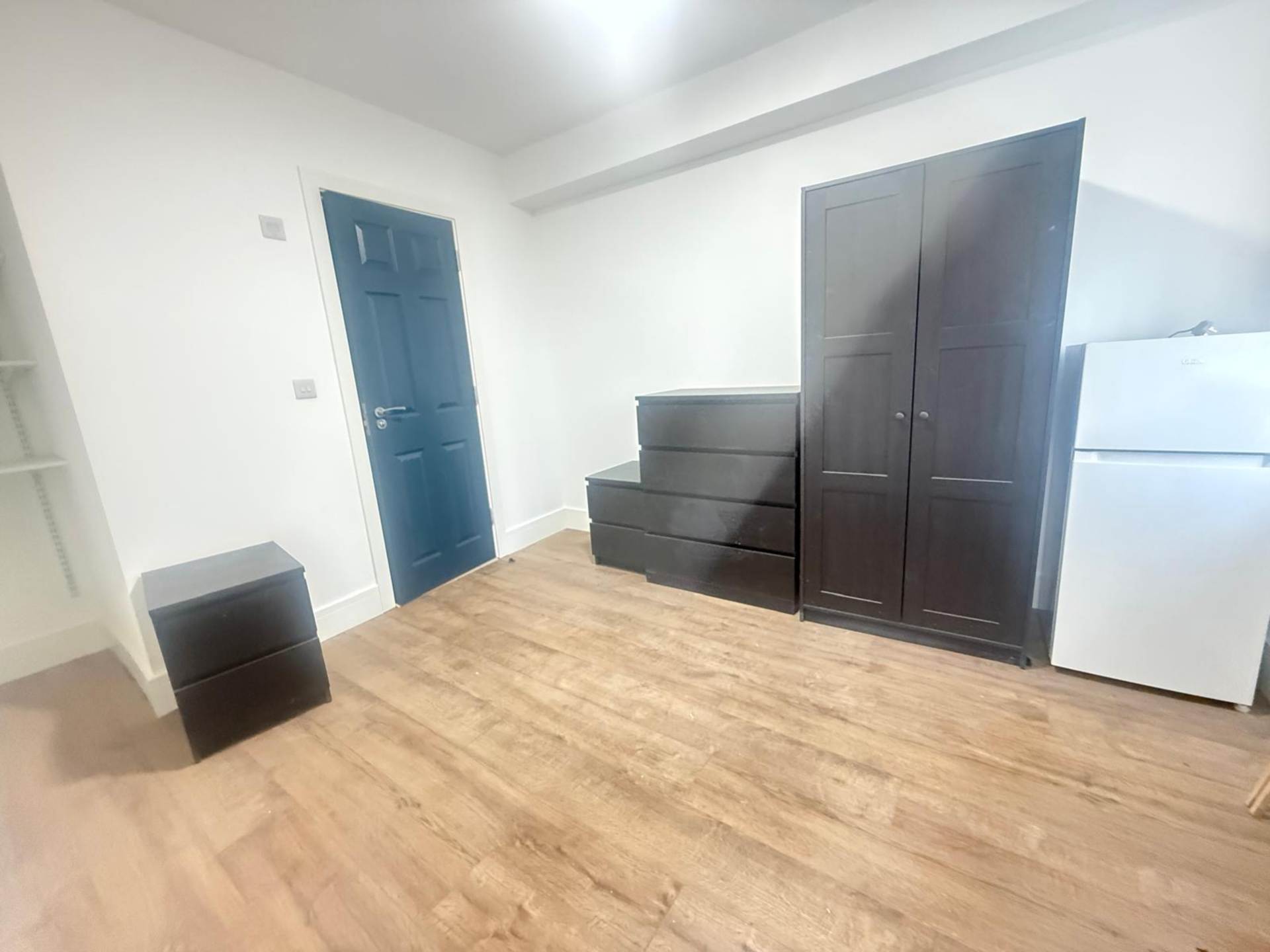 Pinglestone Close, West Drayton, Image 2