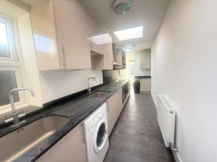 Pinglestone Close, West Drayton, Image 3