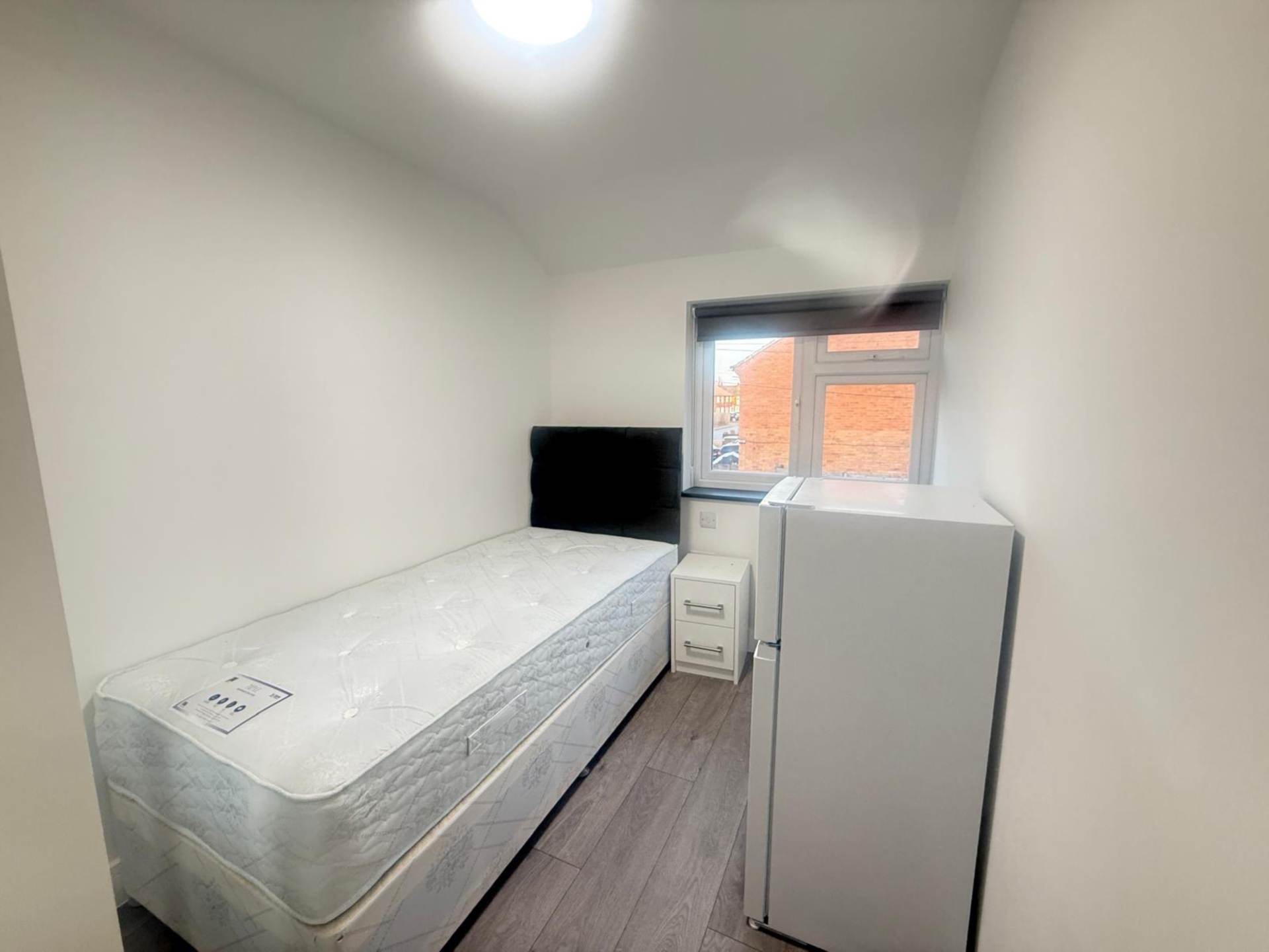 Gaveston Road, Slough, Image 10