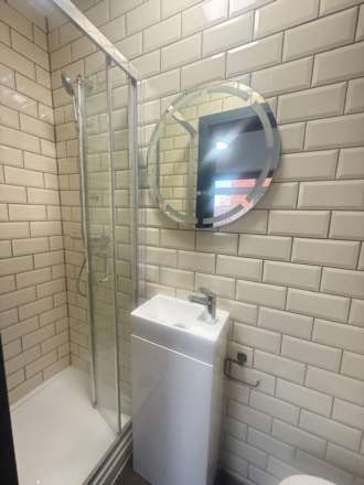 Gaveston Road, Slough, Image 5