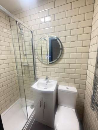 Gaveston Road, Slough, Image 9