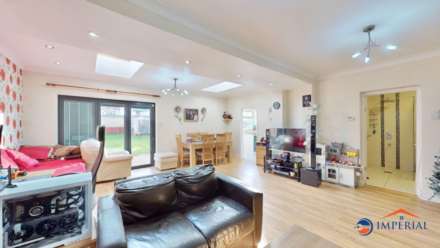 Crosslands Avn, Southall, Image 5