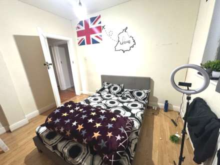 Springwell Road, Heston, Image 5