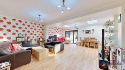 Crosslands Avn, Southall, Image 7