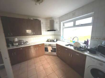 Springwell Road, Heston, Image 3