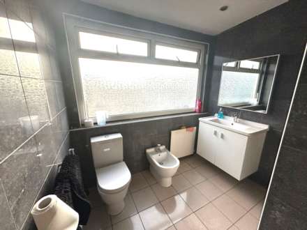 Springwell Road, Heston, Image 4