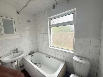 The Crescent, Hayes, Image 6