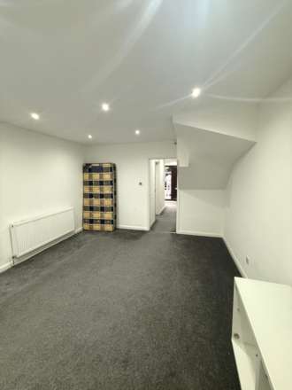 Barnes Avenue, Southall, Image 2