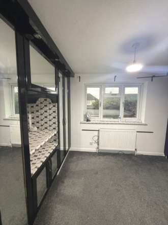 Barnes Avenue, Southall, Image 6