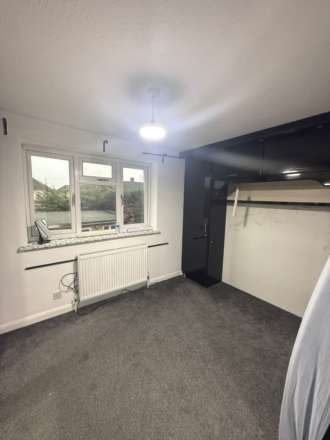 Barnes Avenue, Southall, Image 7