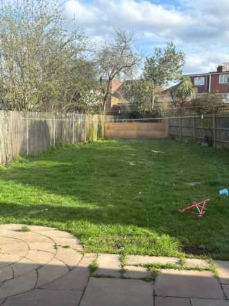 Springwell Road, Heston, Image 21