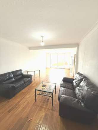 Springwell Road, Heston, Image 5