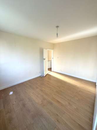 Springwell Road, Heston, Image 6