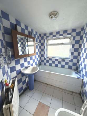 Springwell Road, Heston, Image 8