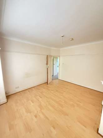 Heston Avenue, Heston, Image 4