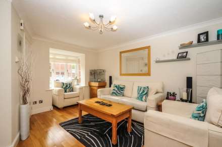 3 Bedroom Semi-Detached, High Street, Reading