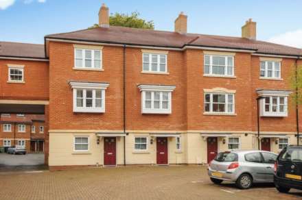3 Bedroom Town House, St Gabrie`s, Wallingford