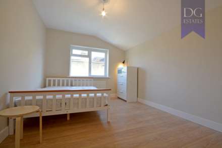 1 Bedroom Room (Double), Parkhurst Road, Bowes Park
