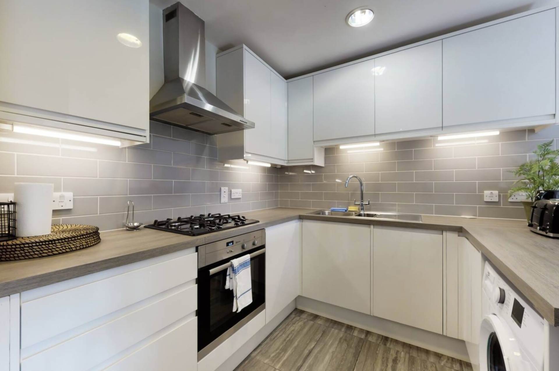 Westpoint Apartments, London, Image 4