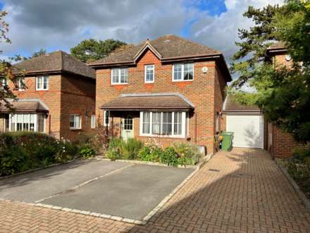 Gayton Close, Ashtead, KT21 2QJ